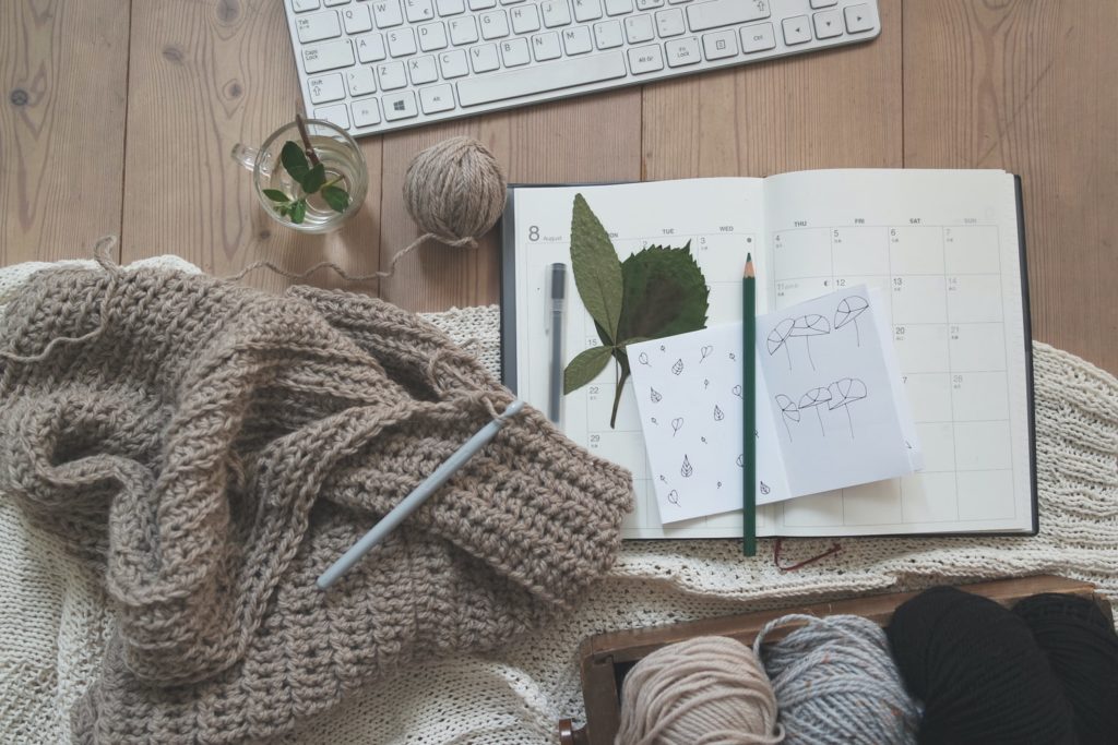 There are so many advantages to blogging. Having a blog can help your business grow and expand by building a brand and increasing web traffic.